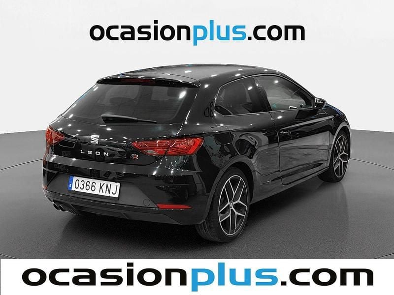 Usado Seat Leon FR 125 CV (91 kW) 2018 Negro Utilitario