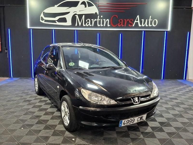 Usado Peugeot 206 75 CV (55 kW) 2004 Negro Berlina