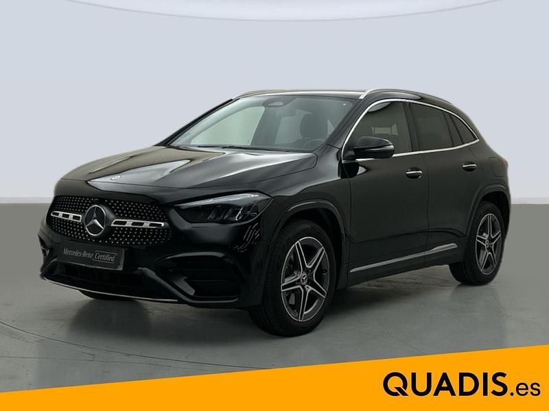 Usado Mercedes GLA250 AMG line 218 CV (160 kW) 2025 Negro noche SUV