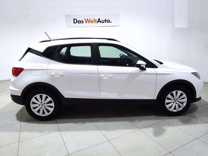 Usado Seat Arona Style Plus 110 CV (80 kW) 2022 Blanco SUV