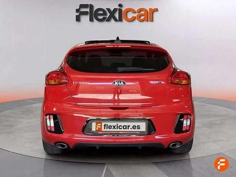 Usado Kia Ceed GT GT-Line 136 CV (100 kW) 2018 Rojo Berlina