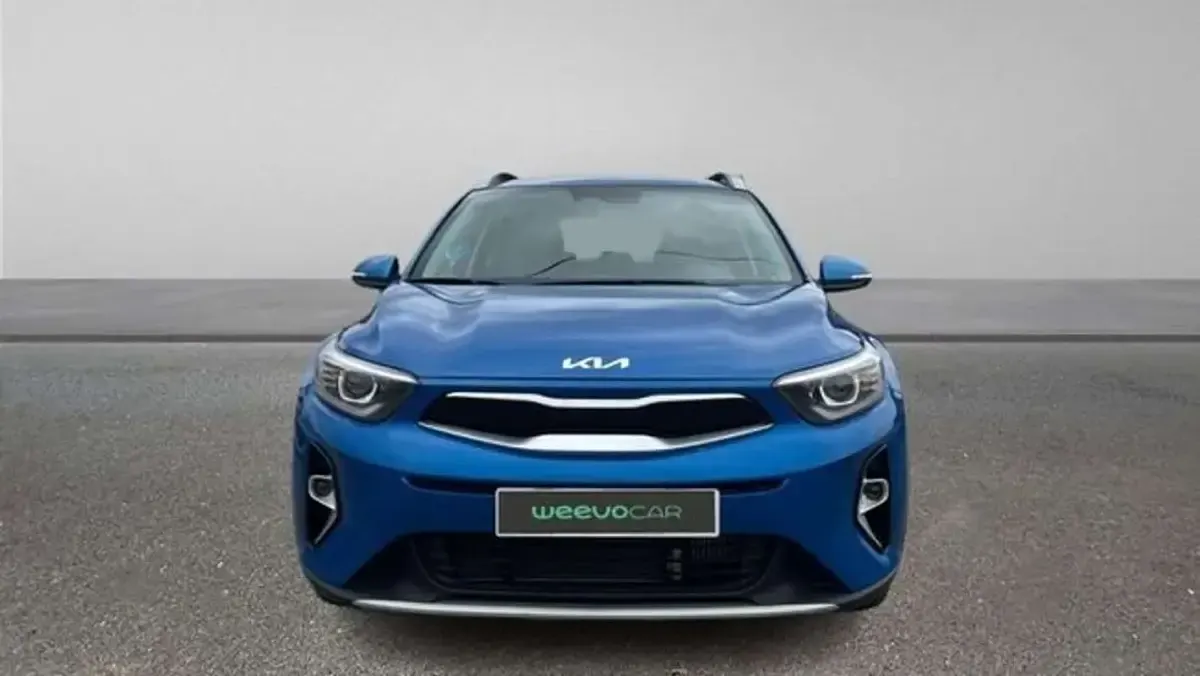 Usado Kia Stonic 101 CV (74 kW) 2025 Negro SUV