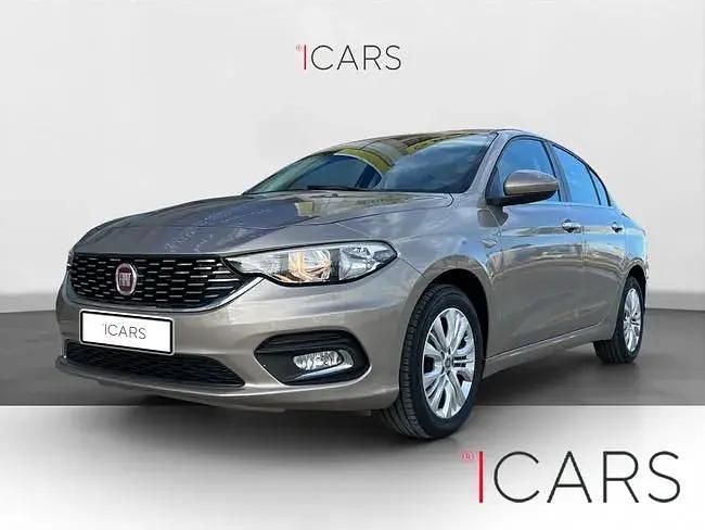 Begagnad Fiat Tipo Easy 95 HK (69 kW) 2017 Brun Sedan