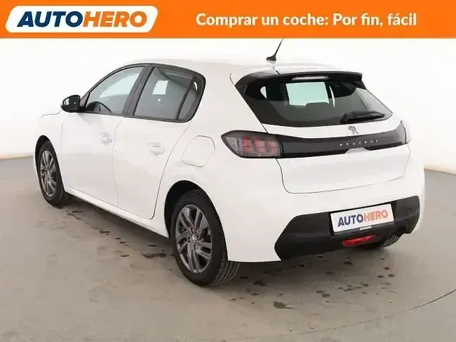 Usado Peugeot 208 Active 101 CV (74 kW) 2021 Blanco Utilitario