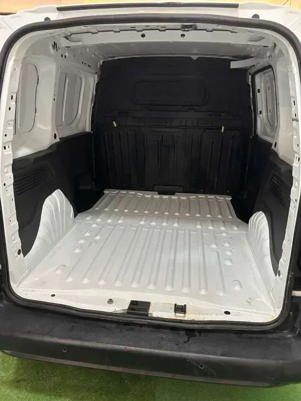 Usado Citroën Berlingo 101 CV (74 kW) 2021 Blanco Monovolumen