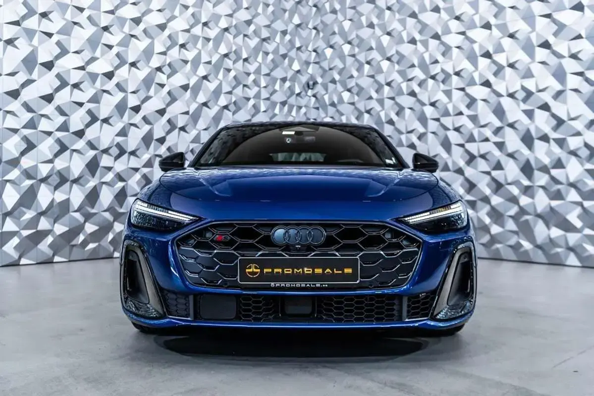 Usado Audi S5 Performance 367 CV (269 kW) 2025 Azul Familiar