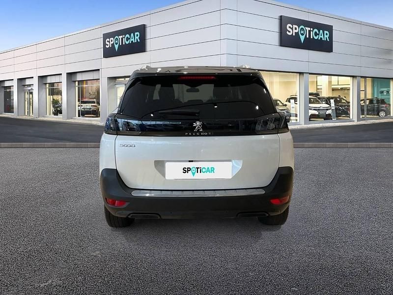 Usado Peugeot 5008 Allure 130 CV (95 kW) 2024 Blanco SUV