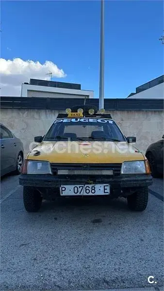 Usado Peugeot 205 65 CV (47 kW) 1991 Amarillo Berlina