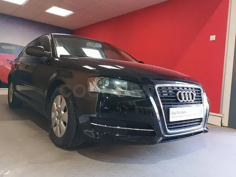 Usado Audi A3 Sportback Ambition 105 CV (77 kW) 2011 Negro Utilitario