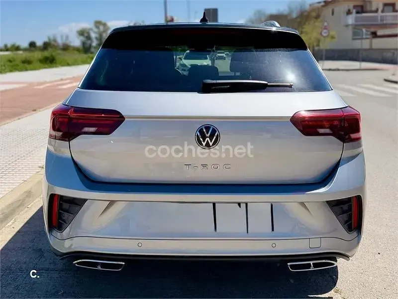 Usado VW T-Roc R-line 115 CV (84 kW) 2023 Gris / plata SUV