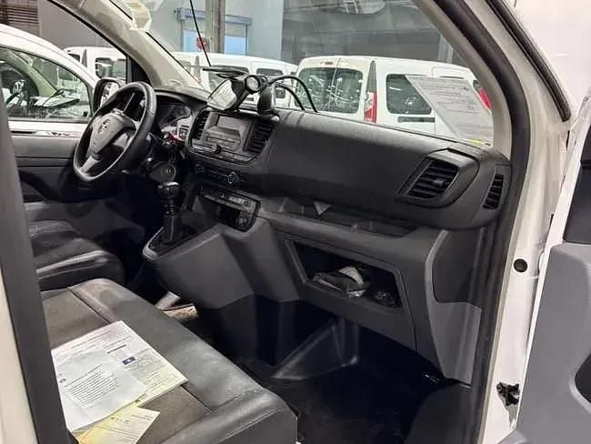 Usado Opel Vivaro Comfort 103 HP (75 kW) 2020 Branco Monovolume