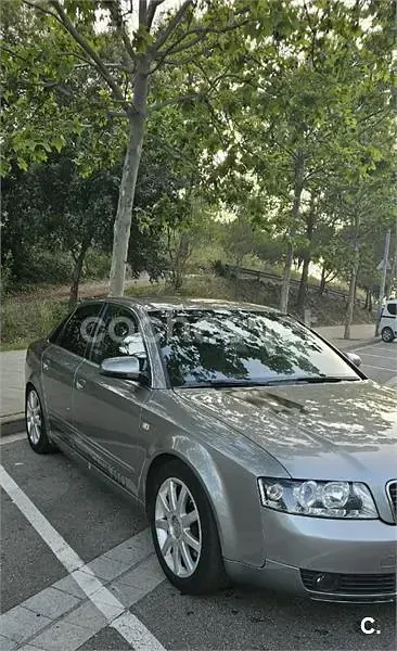 Usado Audi A4 Sport 163 CV (119 kW) 2004 Gris / plata Berlina