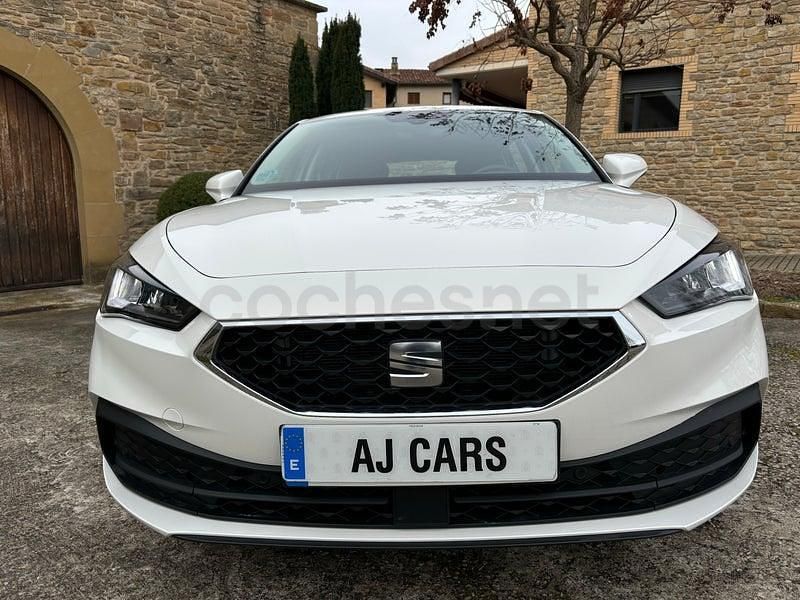 Usado Seat Leon Style 116 CV (85 kW) 2025 Blanco Berlina
