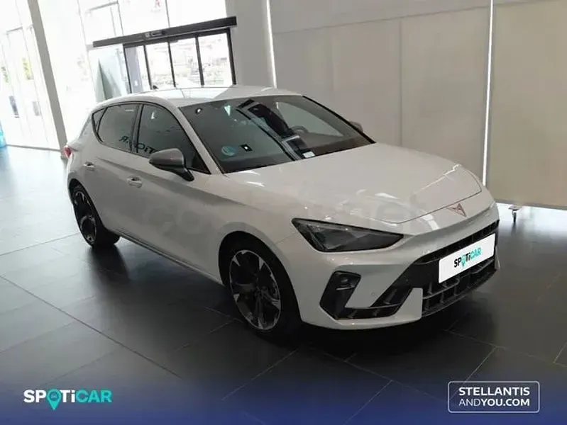 Usado Cupra Leon 150 CV (110 kW) 2025 Blanco Familiar