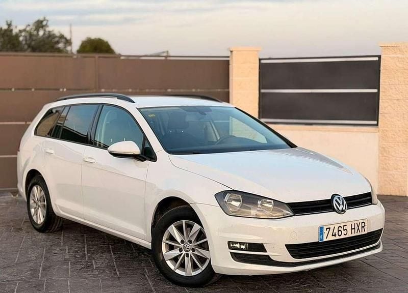 Usado VW Golf VII Advance 105 CV (77 kW) 2014 Blanco Familiar