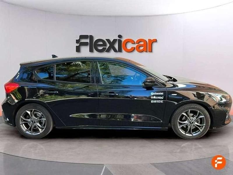 Begagnad Ford Focus ST-Line 120 HK (88 kW) 2019 Svart Halvkombi