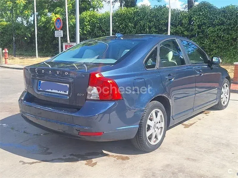 Usado Volvo S40 Kinetic 136 CV (100 kW) 2008 Azul Berlina