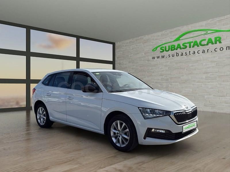 Usado Skoda Scala Ambition 90 CV (66 kW) 2020 Blanco Utilitario