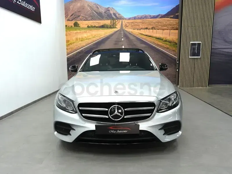 Usado Mercedes E200 150 CV (110 kW) 2018 Gris / plata Familiar