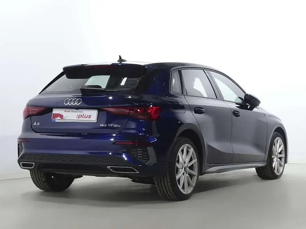 Usado Audi A3 Sportback e-tron S-Line 204 CV (150 kW) 2024 Azul Utilitario