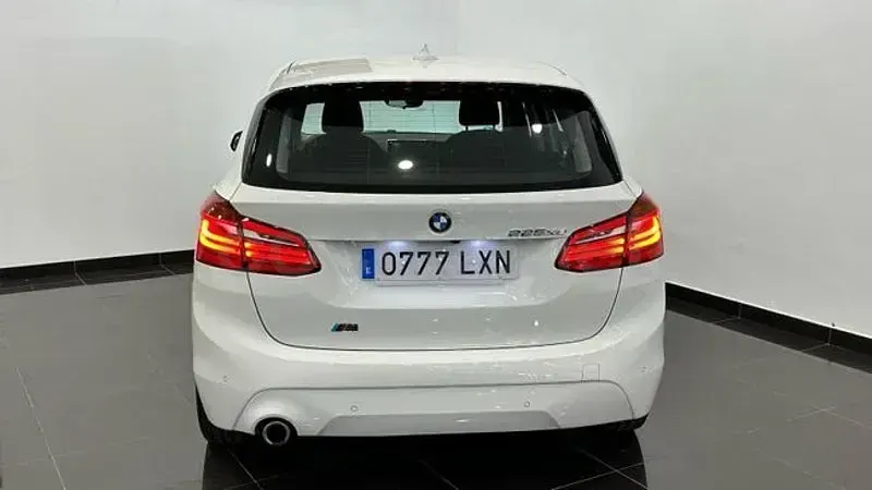 Usado BMW 225 Active Tourer 245 HP (180 kW) 2022 Branco Monovolume