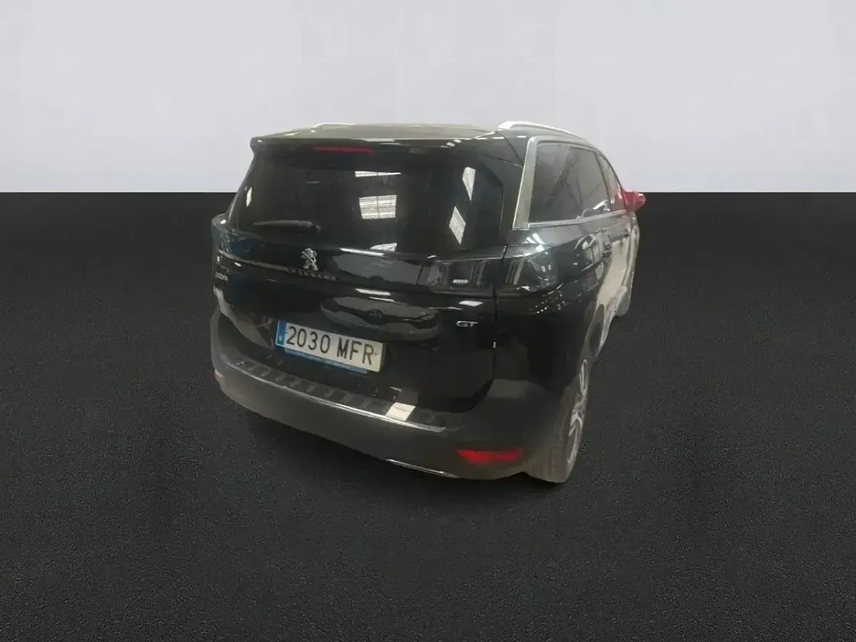 Usado Peugeot 5008 GT 131 CV (96 kW) 2023 Negro SUV