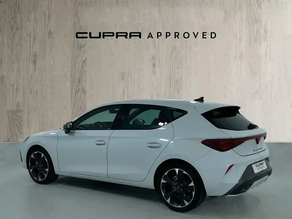Usado Cupra Leon 150 CV (110 kW) 2025 Blanco Berlina