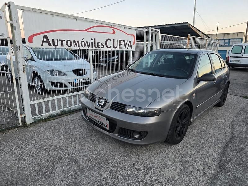 Gris / plata Usado 2004 Seat Leon FR Berlina | 4000 € (Un poco caro) - Imagen 1/4