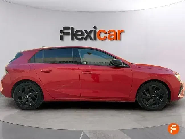 Usado Opel Astra Elegance 130 CV (95 kW) 2023 Rojo Utilitario
