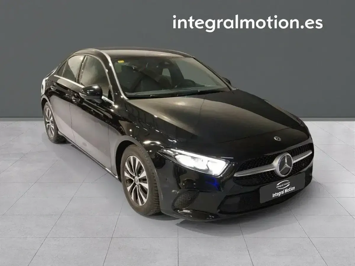 Usado Mercedes A180 116 CV (85 kW) 2020 Negro Berlina