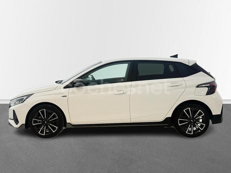Usado Hyundai i20 100 CV (73 kW) 2022 Blanco Berlina