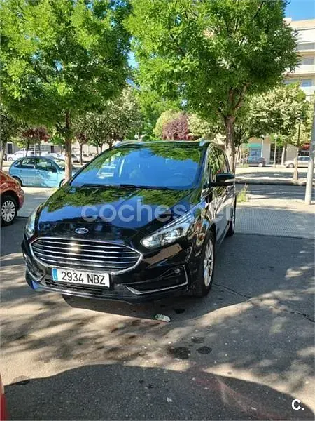 Usado Ford S-MAX ST-Line 190 CV (139 kW) 2019 Negro Monovolumen