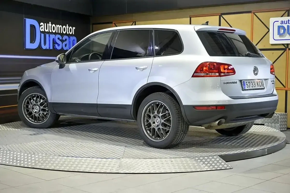 Usado VW Touareg Terrain Tech 245 CV (180 kW) 2012 Gris SUV