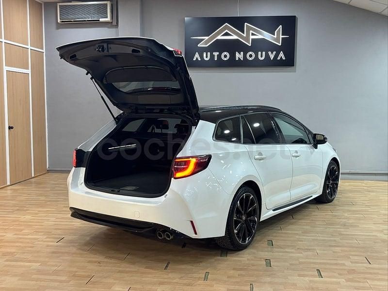 Usado Toyota Corolla Sport 180 CV (132 kW) 2022 Blanco Familiar