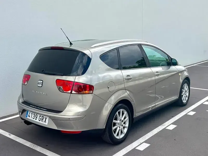 Usado Seat Altea XL Style 140 CV (102 kW) 2010 Beige Monovolumen