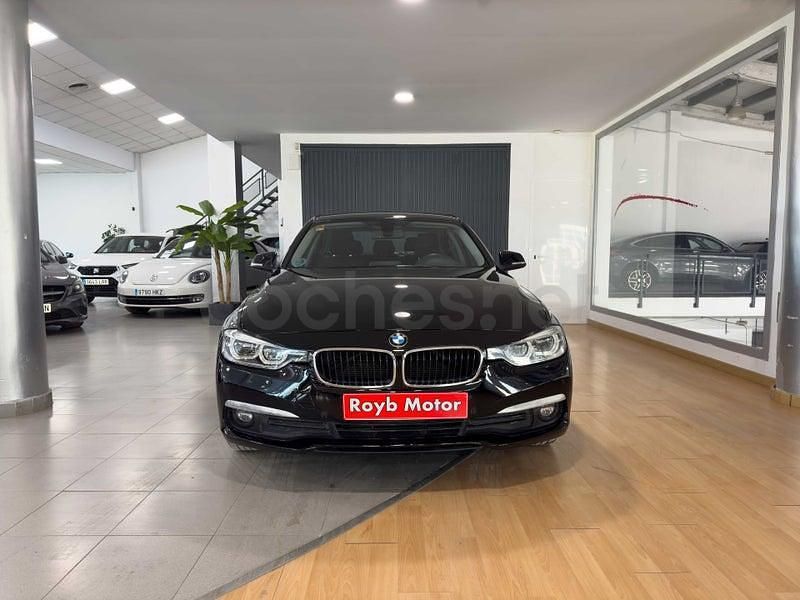 Usado BMW 318 Comfort Edition 150 CV (110 kW) 2018 Negro Berlina