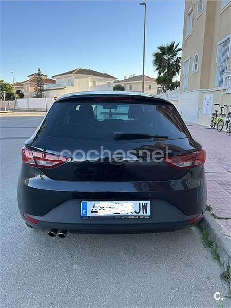 Usado Seat Leon I-Tech 150 CV (110 kW) 2014 Negro Berlina