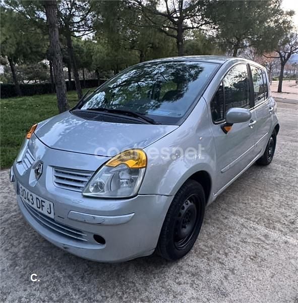 Usado Renault Modus Dynamique 98 CV (72 kW) 2005 Beige Monovolumen