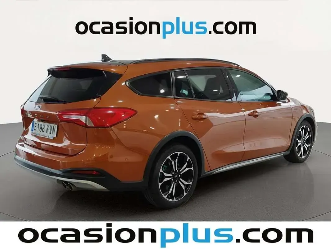 Usado Ford Focus Active 125 CV (91 kW) 2019 Naranja Familiar