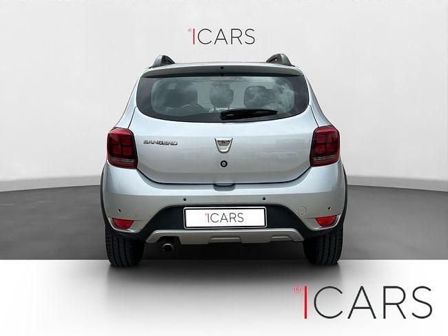 Usado Dacia Sandero 90 HP (66 kW) 2020 Cinzento Sedan