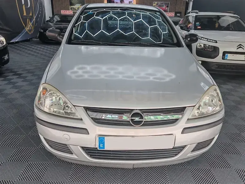 Usado Opel Corsa Essentia 75 CV (55 kW) 2004 Gris / plata Utilitario