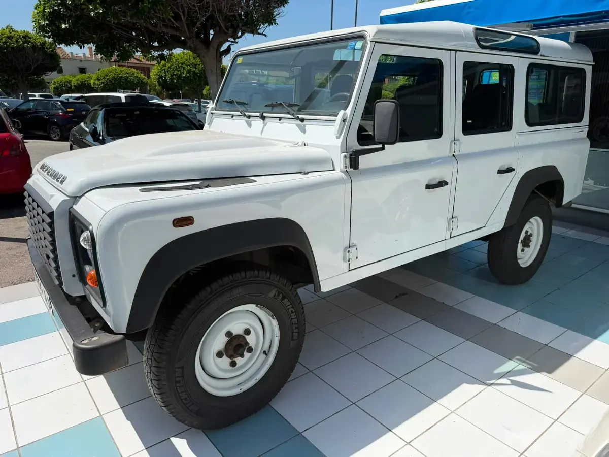 Usado Land Rover Defender SE 122 CV (89 kW) 2016 Blanco Familiar