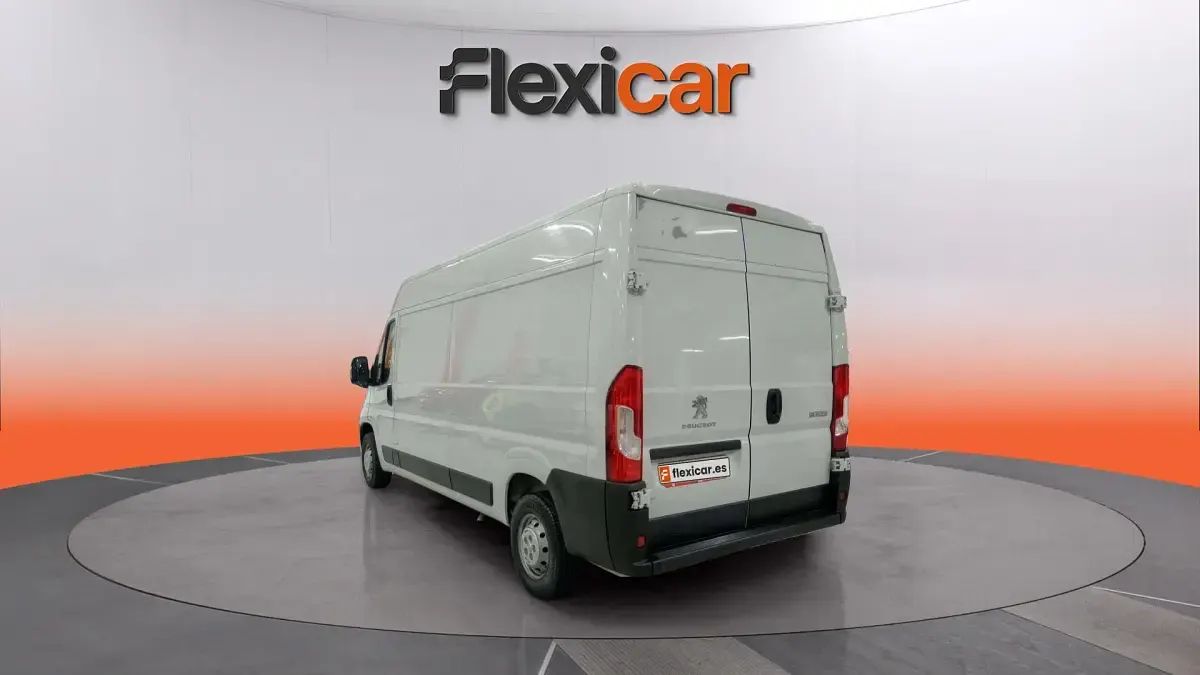 Usado Peugeot Boxer 140 CV (102 kW) 2023 Blanco Van