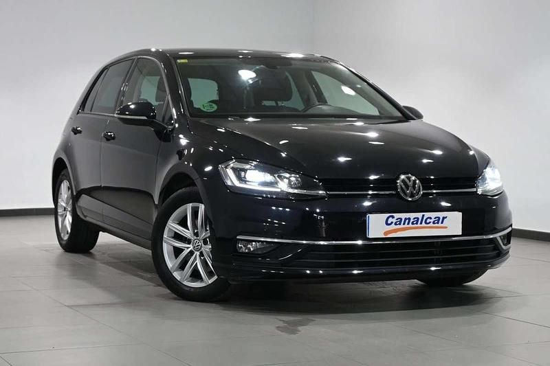 Usado VW Golf VII Advance 125 CV (91 kW) 2018 Negro Utilitario