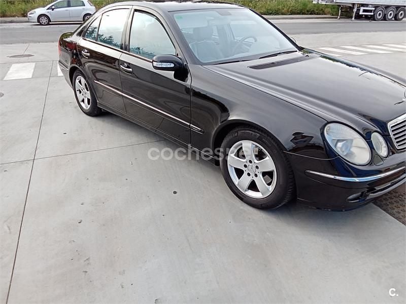 Negro Usado 2006 Mercedes E320 Avantgarde Berlina | 8900 € (Un poco caro) - Imagen 1/4