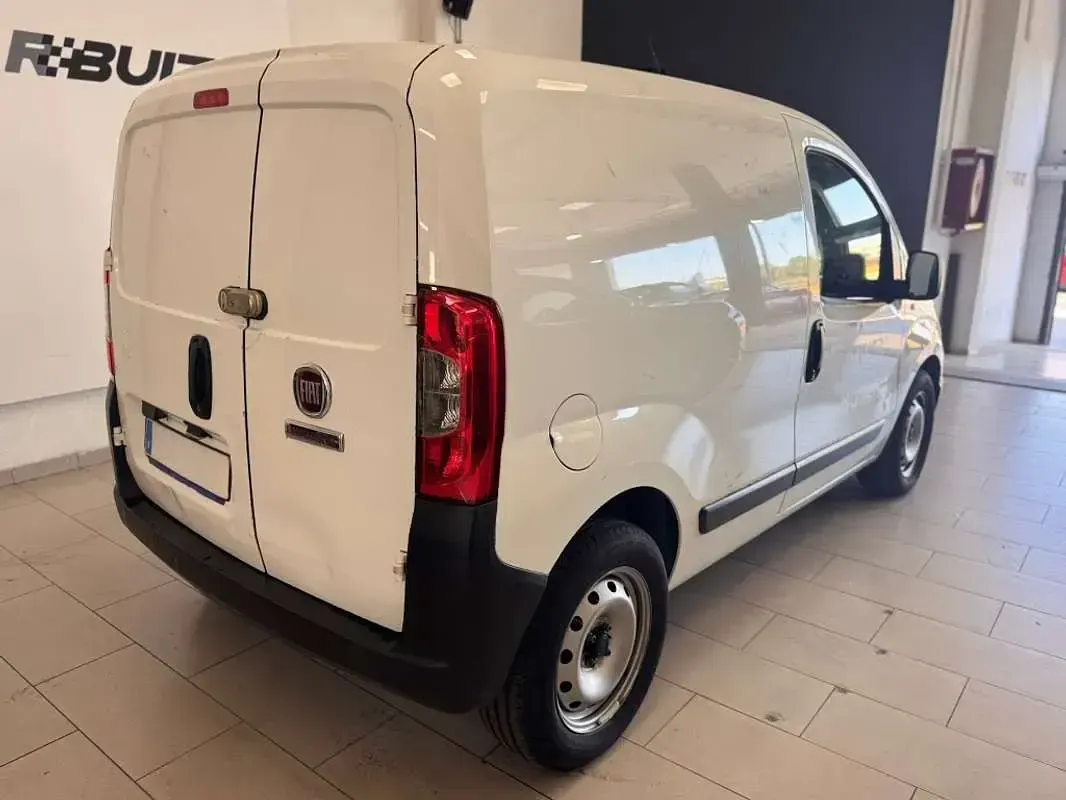 Usado Fiat Fiorino 80 CV (58 kW) 2021 Blanco Monovolumen