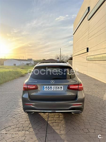 Usado Mercedes GLC250 211 CV (155 kW) 2018 Gris / plata SUV