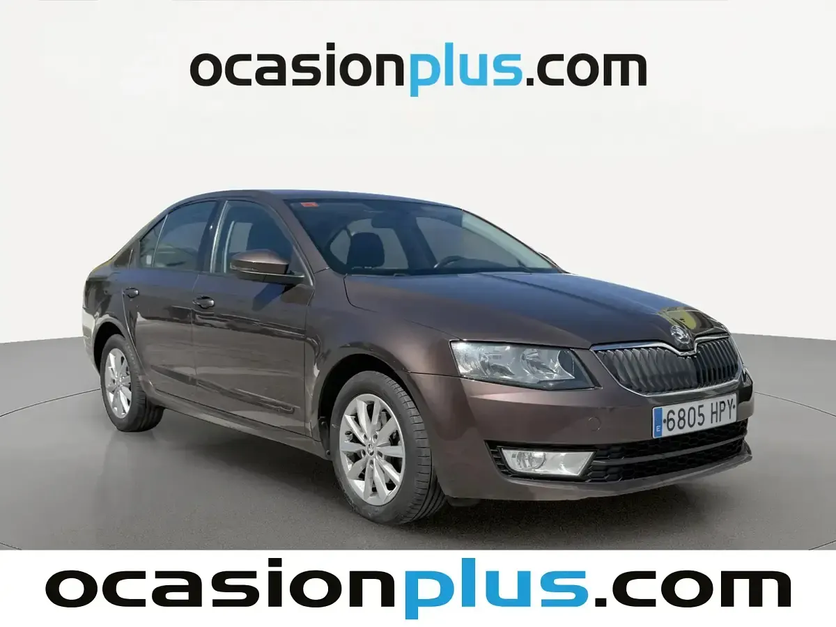 Usado Skoda Octavia Ambition 105 CV (77 kW) 2013 Marrón Berlina