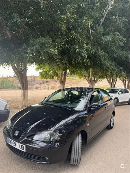 Negro Usado 2005 Seat Ibiza Reference Berlina | 2400 € (Precio justo) - Imagen 1/4