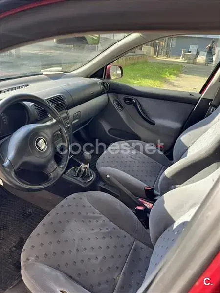 Usado Seat Toledo Sport 110 CV (80 kW) 1999 Granate Berlina